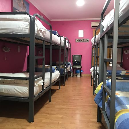 Hostel Rc Miguel Angel Madrid Exteriér fotografie Hostel in Madrid, Spain