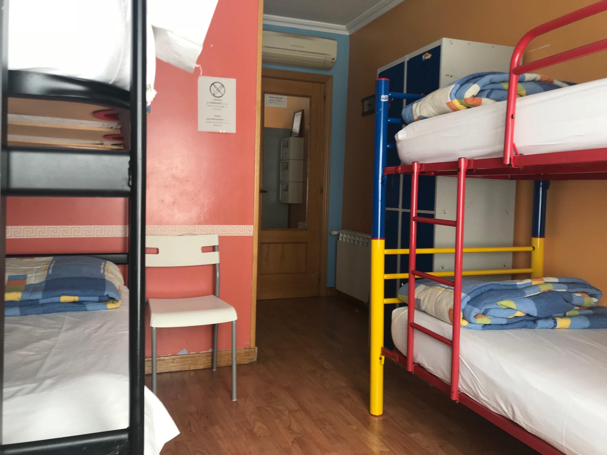Hostel Rc Miguel Angel Madrid Exteriér fotografie Hostel in Madrid, Spain