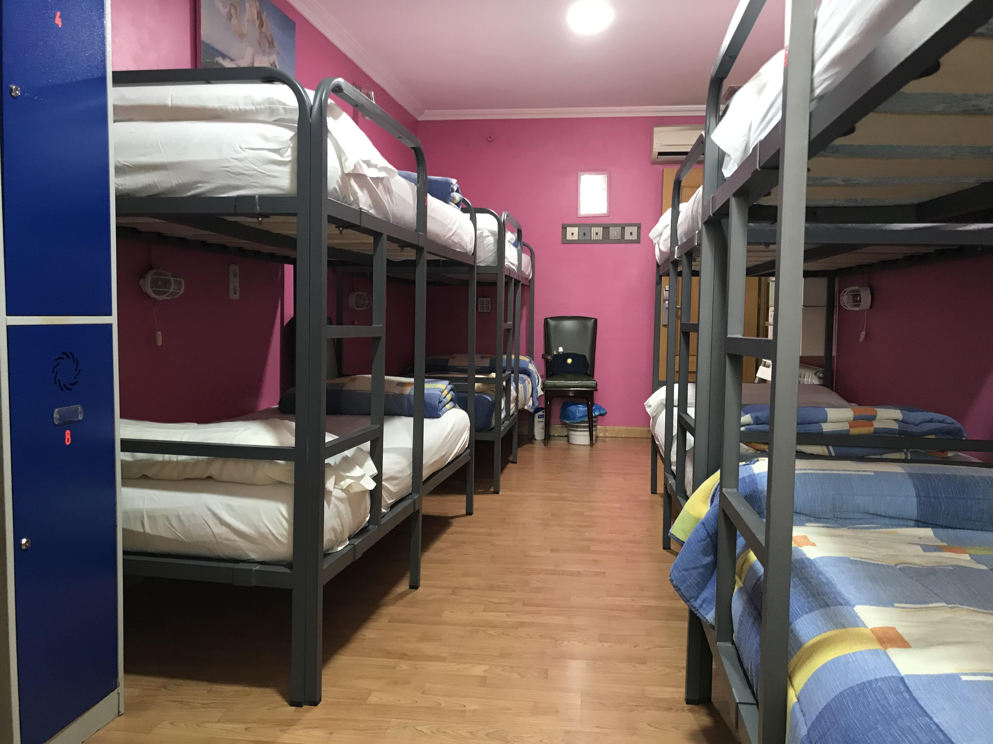 Hostel Rc Miguel Angel Madrid Exteriér fotografie Hostel in Madrid, Spain