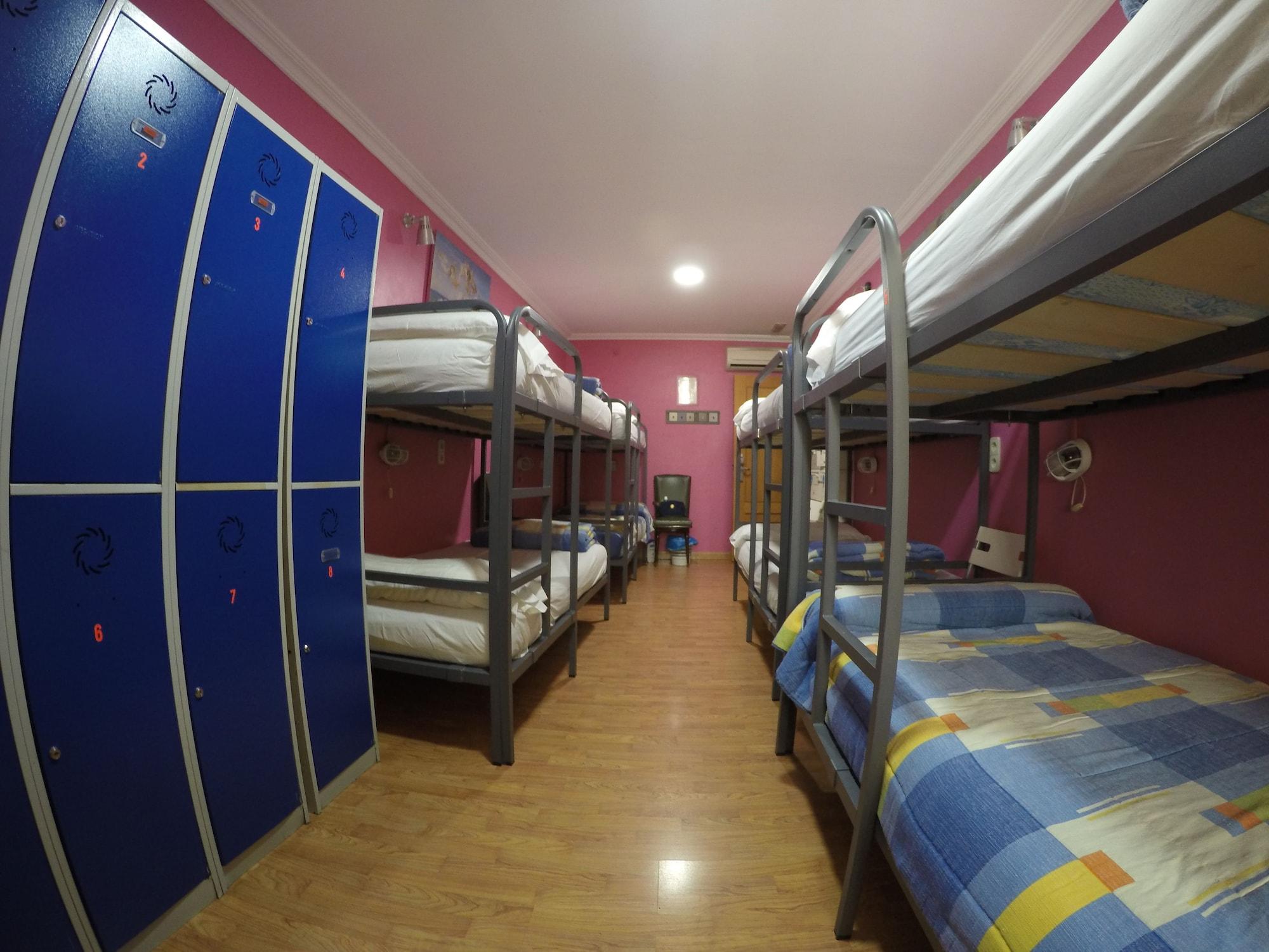 Hostel Rc Miguel Angel Madrid Exteriér fotografie Hostel in Madrid, Spain