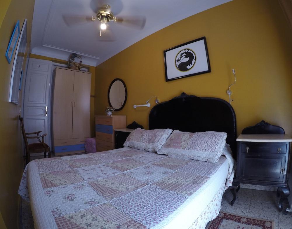 Hostel Rc Miguel Angel Madrid Exteriér fotografie A bedroom