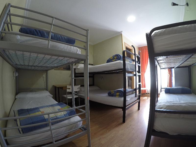 Hostel Rc Miguel Angel Madrid Exteriér fotografie Hostel in Madrid, Spain
